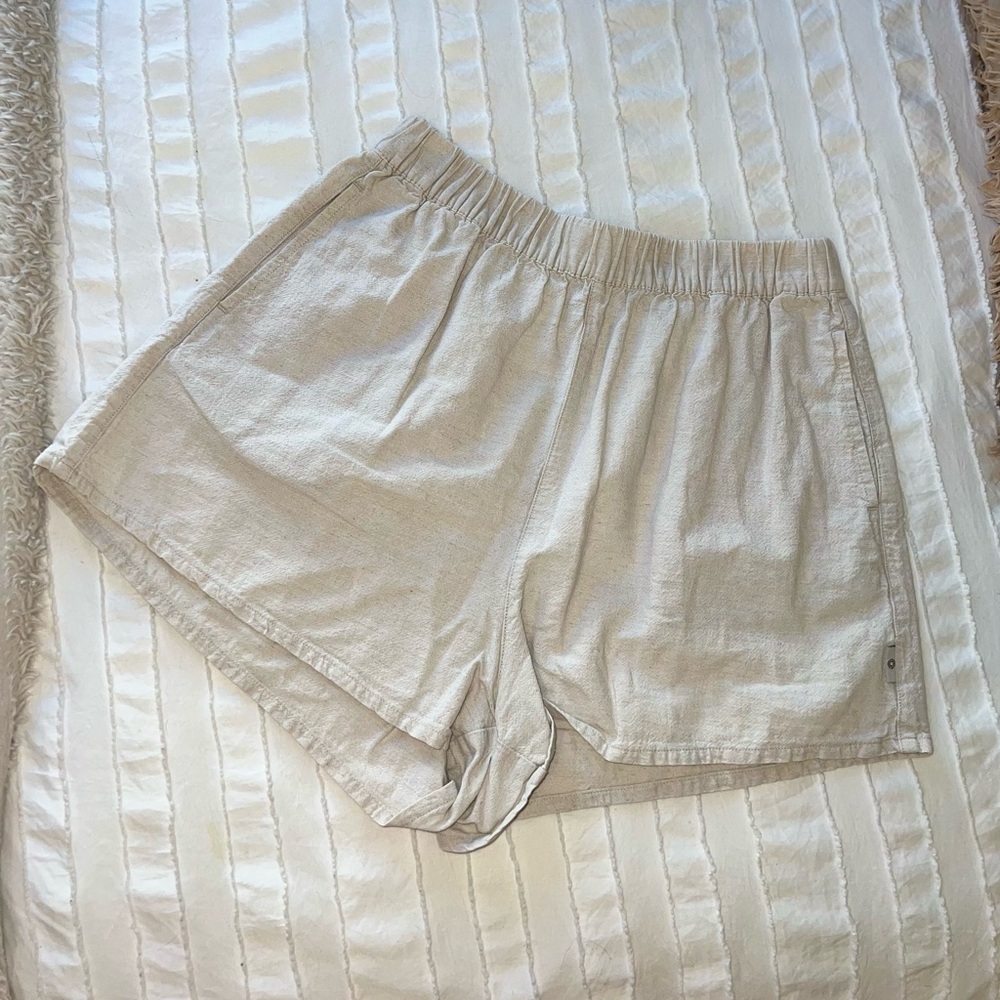 Rhythm Women's Light Beige Linen Style Elastic Waist Shorts